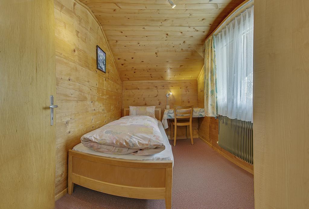 Anemone Apartman Saas Fee Szoba fotó