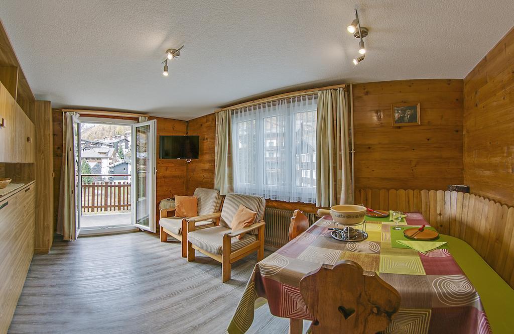 Anemone Apartman Saas Fee Szoba fotó